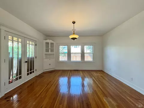 Living - 2984 First St, Napa, CA 94558 photo 4 of 4