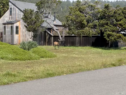 39462 Leeward Rd, The Sea Ranch, CA 95497