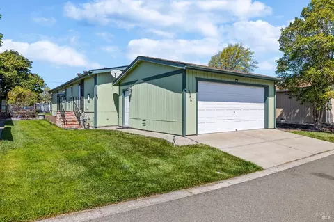 1546 Royal Oak Dr, Petaluma, CA 94954