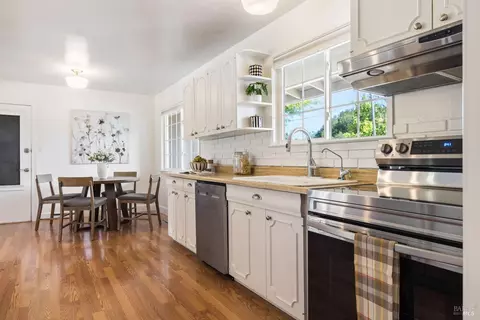 63 Queens Ln, Petaluma, CA 94952 photo 9