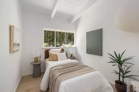 Bedroom - 7 Sarah Dr, Mill Valley, CA 94941 photo 4 of 7