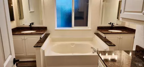 Bath - 2032 Goose Rd, Willits, CA 95490 photo 1 of 1