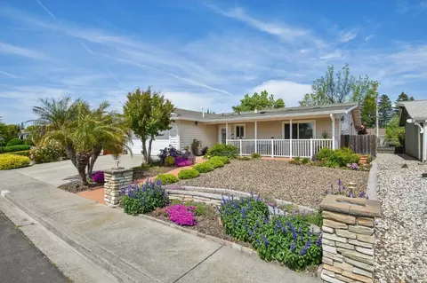 129 Isle Royale Cir, Vacaville, CA 95687