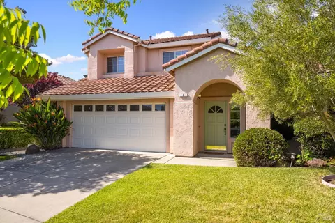 Exterior - 2 Chesapeake Ct, Napa, CA 94559 photo 4 of 10