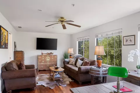 Living - 2 Chesapeake Ct, Napa, CA 94559 photo 3 of 6