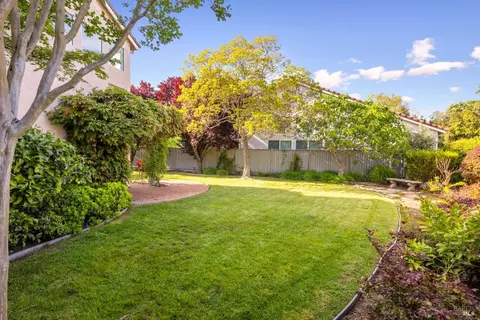 Exterior - 2 Chesapeake Ct, Napa, CA 94559 photo 8 of 10