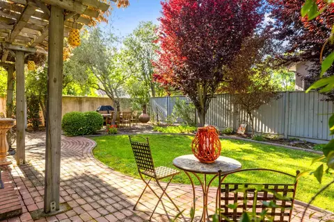 Exterior - 2 Chesapeake Ct, Napa, CA 94559 photo 5 of 10