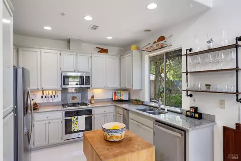 Kitchen - 2 Chesapeake Ct, Napa, CA 94559 photo 3 of 5
