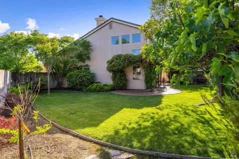 Exterior - 2 Chesapeake Ct, Napa, CA 94559 photo 7 of 10