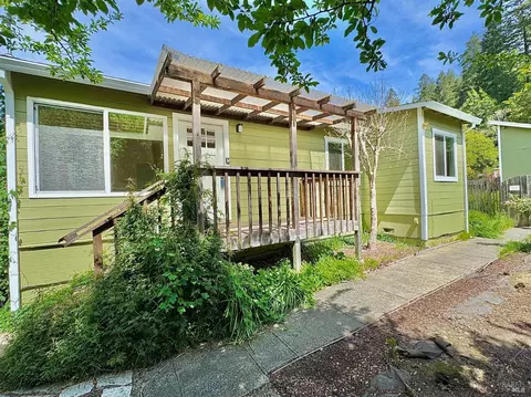 17541 Orchard Ave, Guerneville, CA 95446