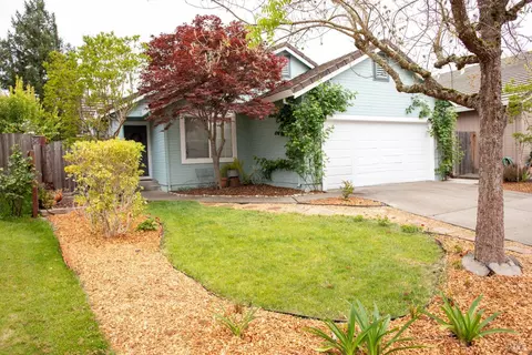 406 Quince St, Windsor, CA 95492 photo 2