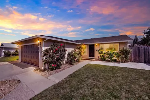 337 Ponderosa Dr, Vacaville, CA 95687