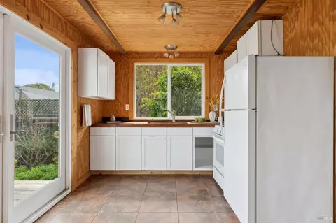 Kitchen - 17 Webster St, Petaluma, CA 94952 photo 7 of 8