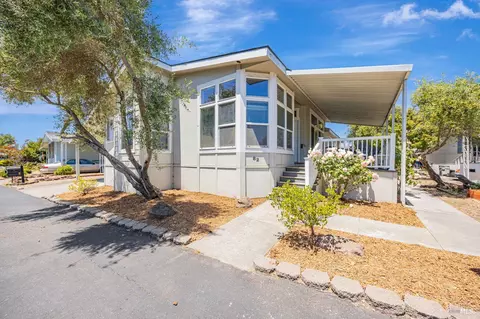 82 Estrella Dr, Santa Rosa, CA 95403