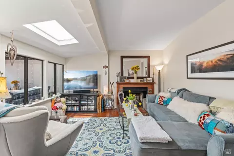 Living - 128 Walnut Ave, Mill Valley, CA 94941 photo 2 of 6