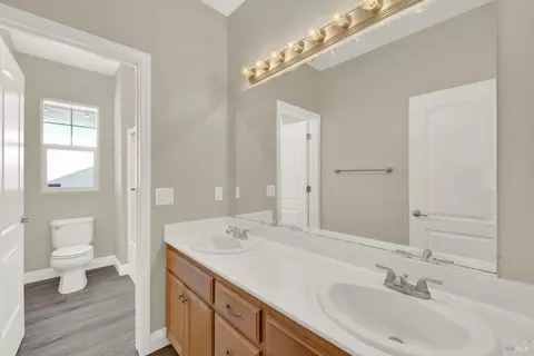 Bath - 8076 Carlisle Way, Vallejo, CA 94591 photo 2 of 2