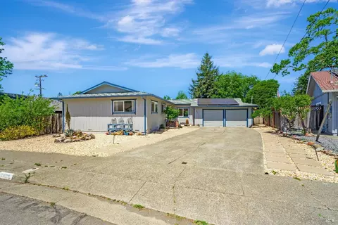 2429 Compadre Dr, Santa Rosa, CA 95405