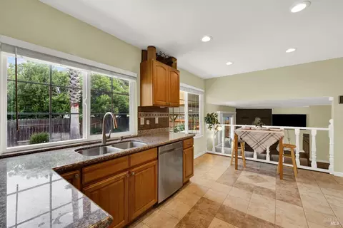 340 Rockhurst Ct, Fairfield, CA 94533 photo 12