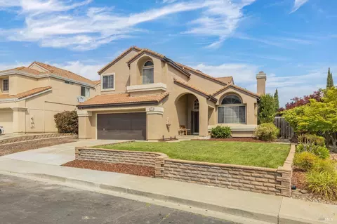 785 Roscommon Dr, Vacaville, CA 95688
