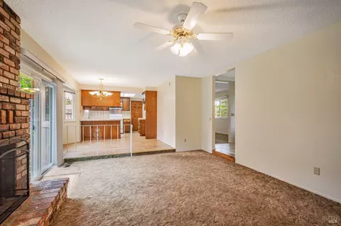 Living - 6114 Wright Way, Windsor, CA 95492 photo 3 of 6
