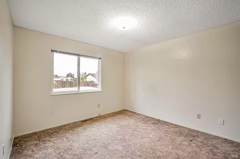 Bedroom - 6114 Wright Way, Windsor, CA 95492 photo 6 of 7