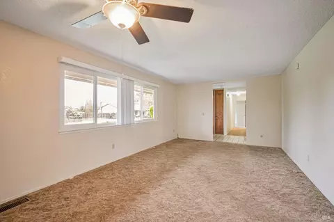 Living - 6114 Wright Way, Windsor, CA 95492 photo 6 of 6