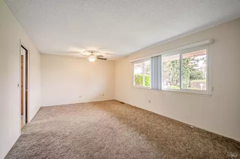 Living - 6114 Wright Way, Windsor, CA 95492 photo 4 of 6