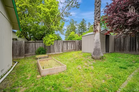 Exterior - 6114 Wright Way, Windsor, CA 95492 photo 11 of 14