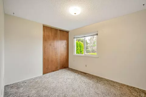 Bedroom - 6114 Wright Way, Windsor, CA 95492 photo 4 of 7