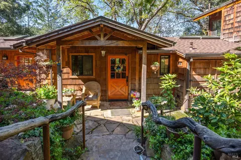 11600 Oat Gap Rd, Potter Valley, CA 95469