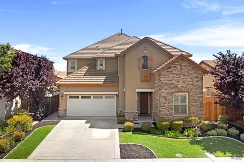 825 Hampton St, Vacaville, CA 95687