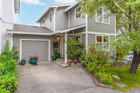 130 W Hills Cir, Sebastopol, CA 95472