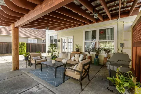 Exterior - 5265 Trophy Dr, Fairfield, CA 94534 photo 7 of 12