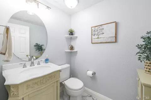 Bath - 5265 Trophy Dr, Fairfield, CA 94534 photo 1 of 6