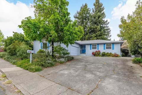 138 Mill Creek Dr, Willits, CA 95490