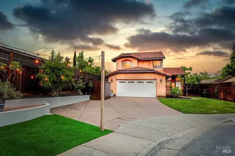 1054 Esparto Ct, Windsor, CA 95492
