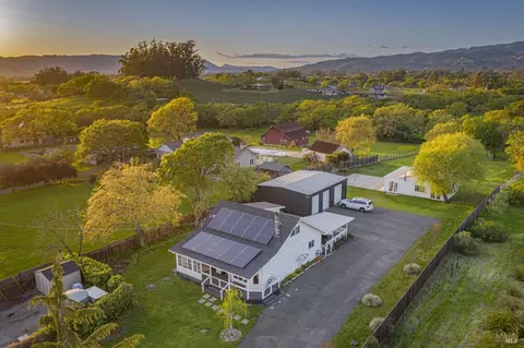 21725 Burndale Rd, Sonoma, CA 95476