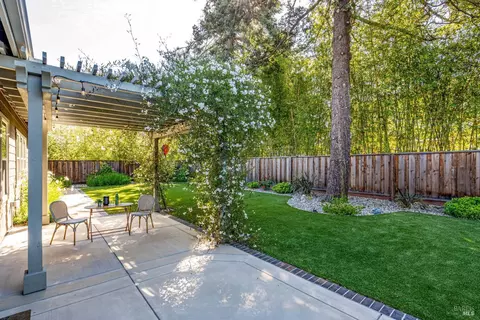 Exterior - 223 Pheasant Ct, Napa, CA 94558 photo 4 of 8
