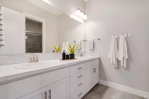 Bath - 223 Pheasant Ct, Napa, CA 94558 photo 1 of 3