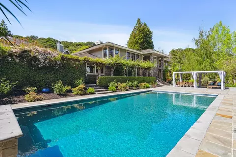 8 Snowberry Ct, San Rafael, CA 94901
