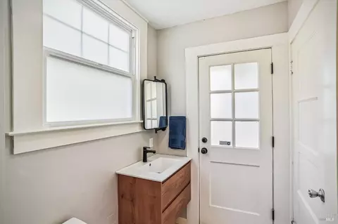 210 B St, Vallejo, CA 94590 photo 13