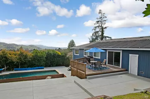 1818 San Ramon Way, Santa Rosa, CA 95409