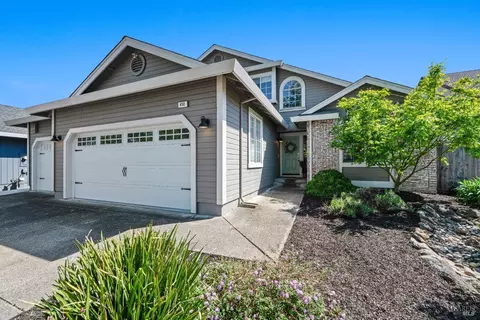 436 Godfrey Dr, Windsor, CA 95492