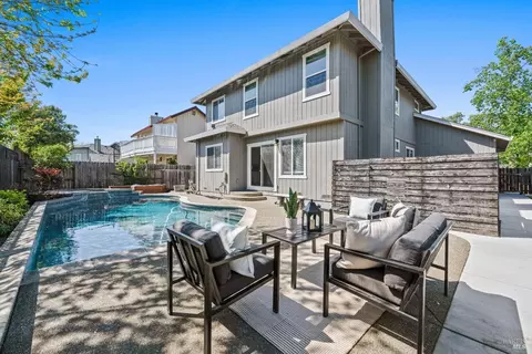 436 Godfrey Dr, Windsor, CA 95492 photo 2