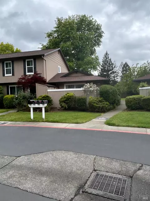 311 Algiers Ct, Santa Rosa, CA 95409