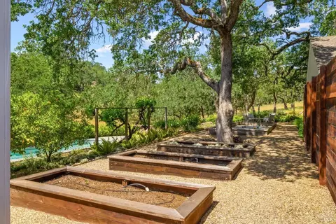 695 Michael Dr, Sonoma, CA 95476 photo 31