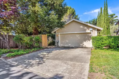 521 Cypress Ct, Benicia, CA 94510