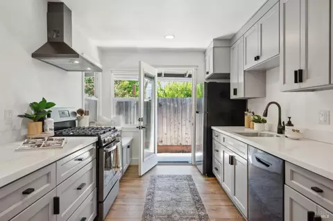 18410 3rd Ave, Sonoma, CA 95476