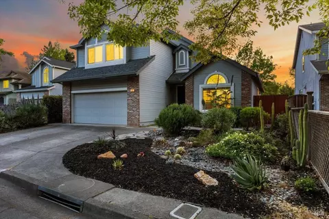 223 Wikiup Meadows Dr, Santa Rosa, CA 95403