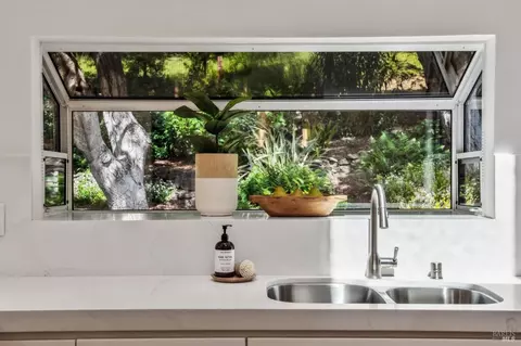 Kitchen - 7 Madrono Ave, Corte Madera, CA 94925 photo 3 of 6